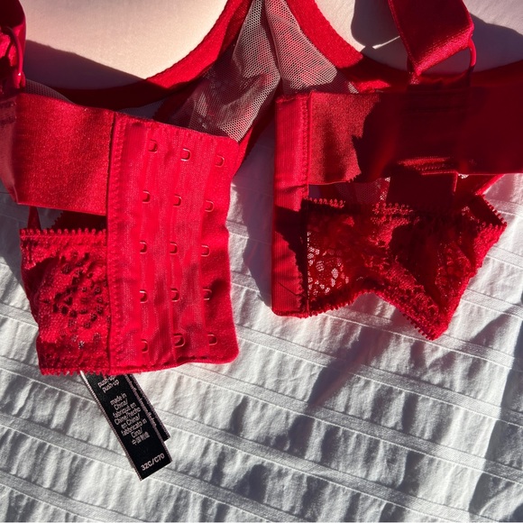 Victoria's Secret Very Sexy Push Up Cage Bra in Red, 32C - Picture 9 of 11